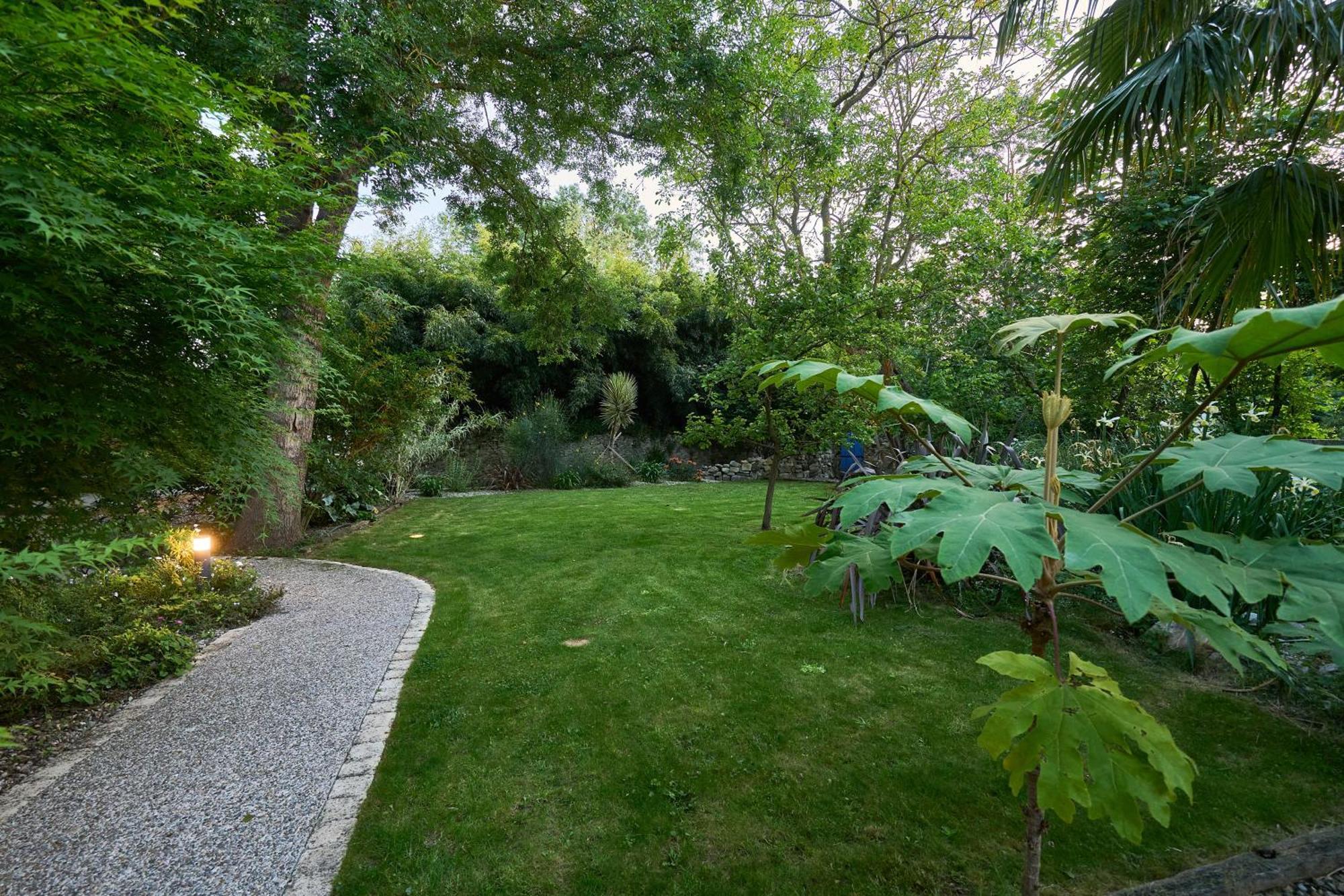 Domaine Du Fresquel Apartment Pezens Exterior photo